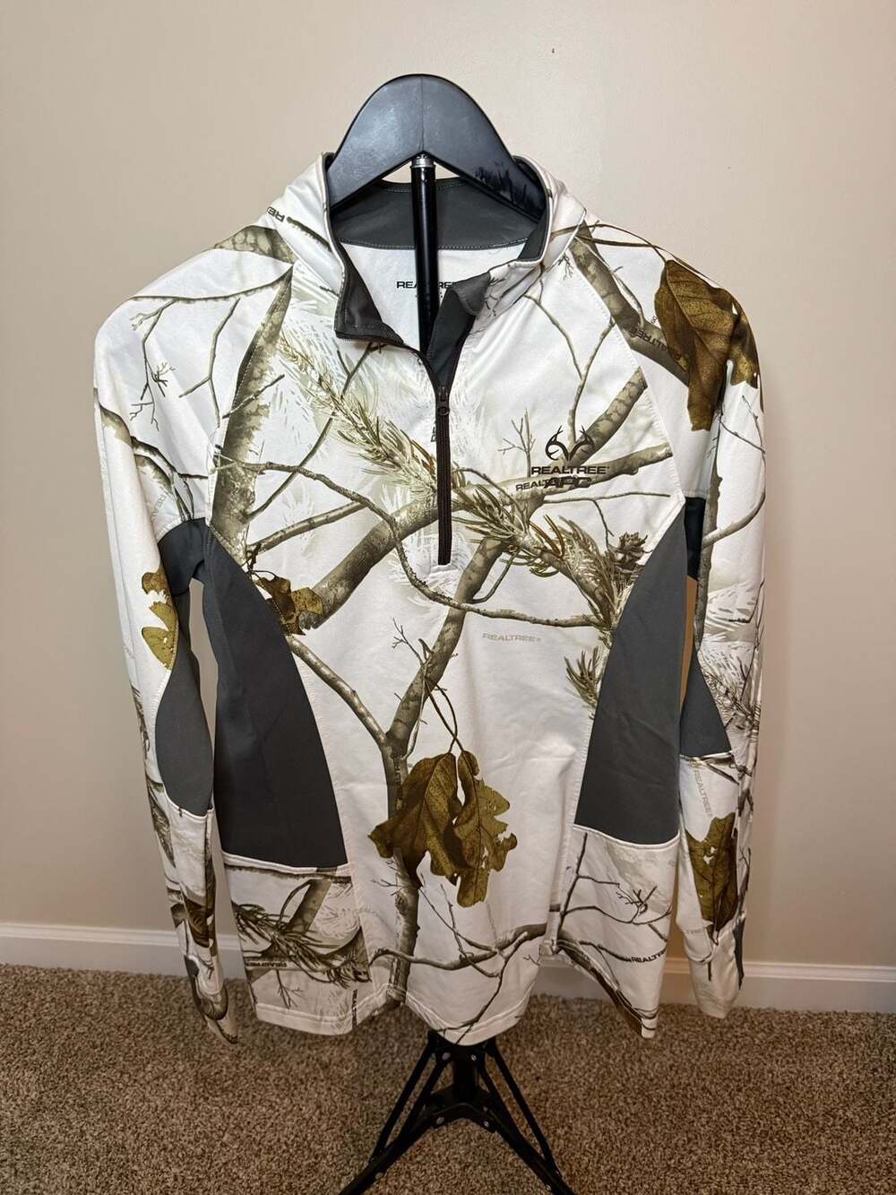 Realtree APG Camo Quarter Zip Pullover Size M